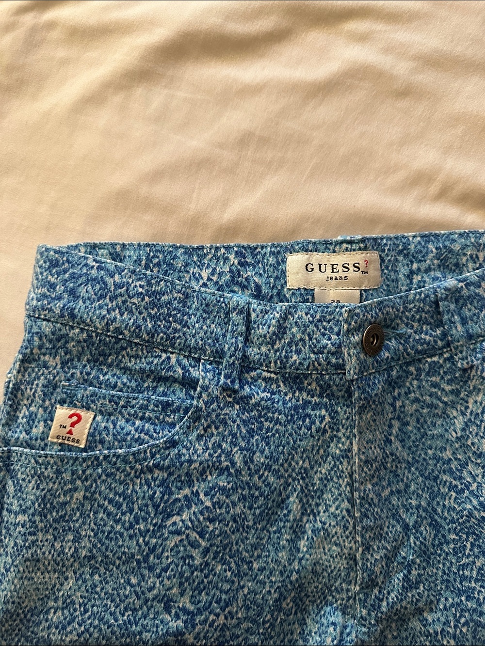GUESS Jeans - Picture 2 of 5